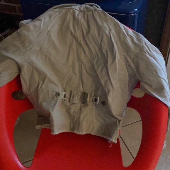 Kaki jacket very unique says Large more of a Medium size - Picture 2 of 7
